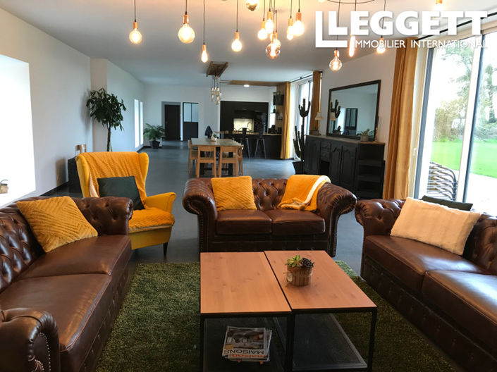 Image No.10-14 Bed House for sale