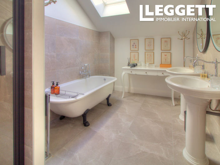 Image No.10-6 Bed House for sale