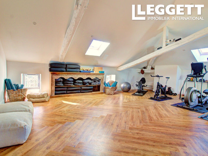 Image No.9-6 Bed House for sale