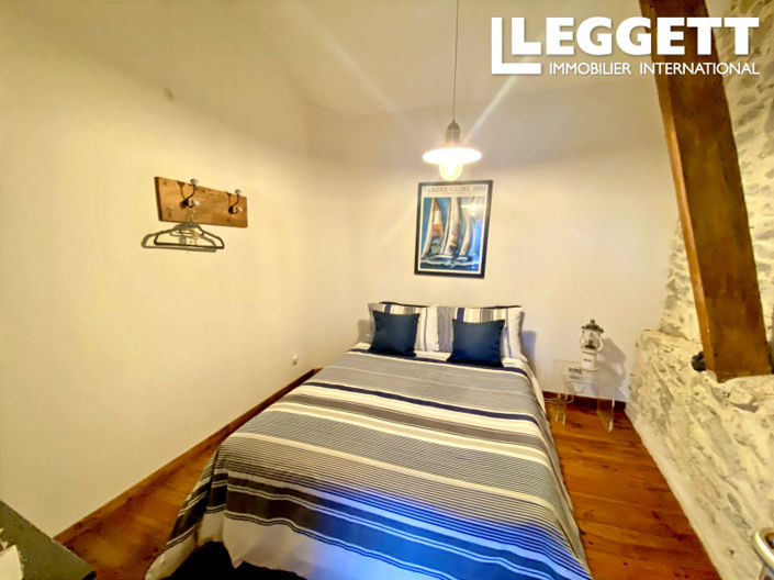 Image No.8-4 Bed House for sale