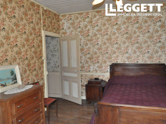 Image No.5-5 Bed Commercial for sale