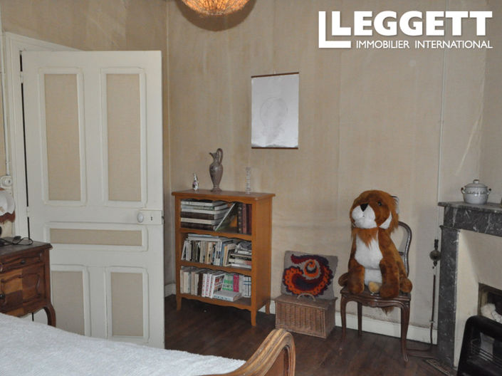 Image No.6-5 Bed Commercial for sale