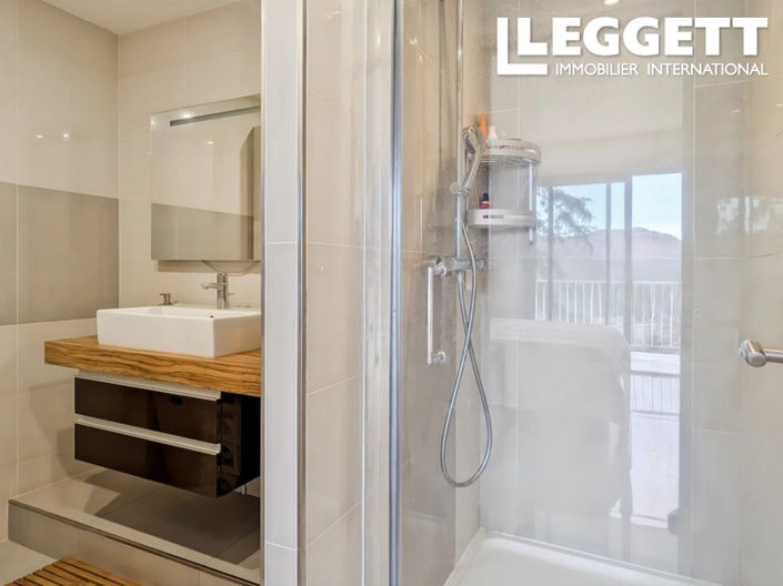 Image No.10-3 Bed Apartment for sale