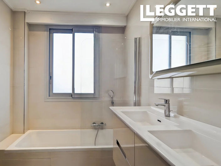 Image No.9-3 Bed Apartment for sale