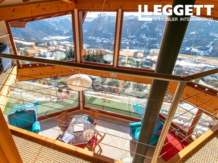 Image No.3-6 Bed House for sale