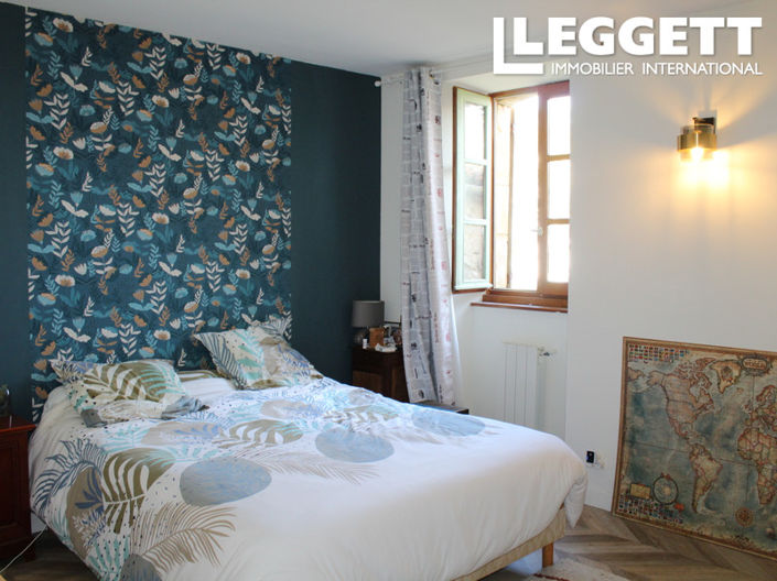Image No.10-6 Bed House for sale