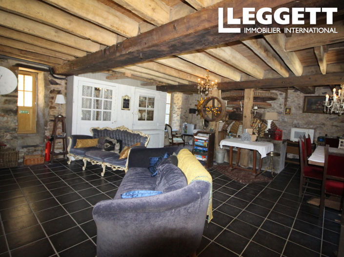 Image No.8-6 Bed House for sale