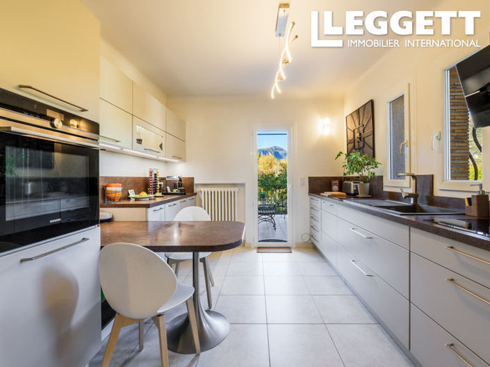 Image No.5-3 Bed House for sale