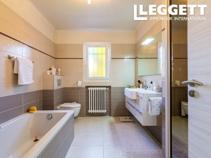 Image No.7-3 Bed House for sale