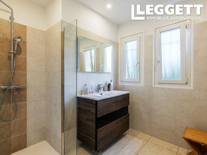 Image No.9-3 Bed House for sale