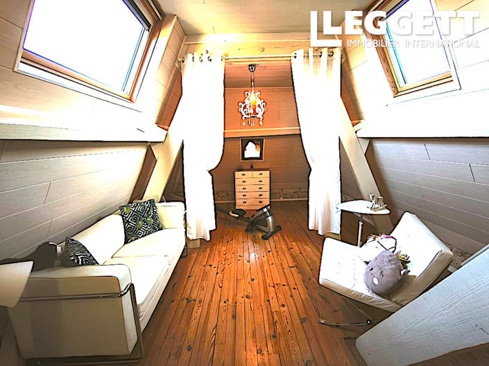 Image No.10-5 Bed House for sale