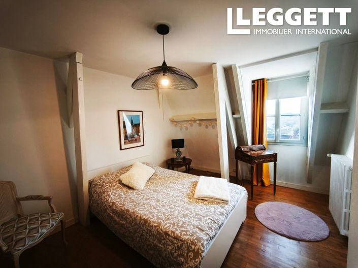 Image No.7-5 Bed House for sale