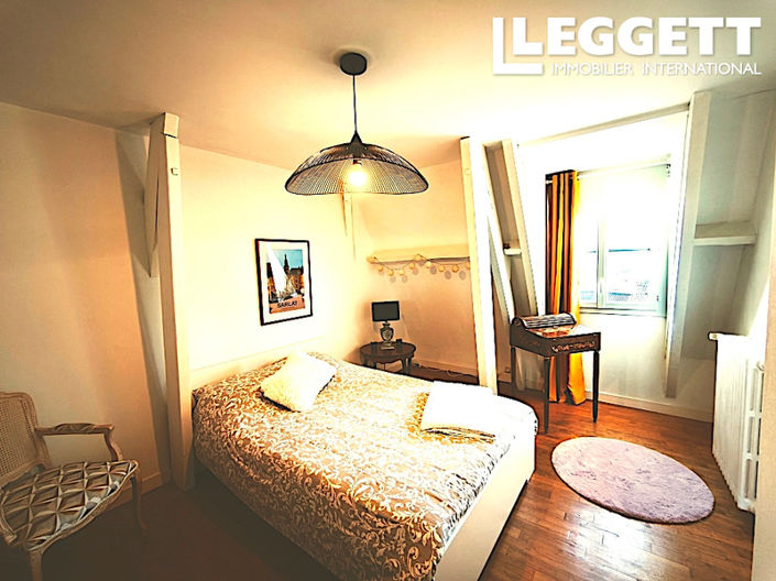 Image No.8-5 Bed House for sale