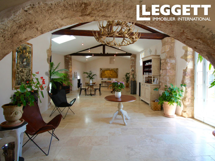 Image No.4-6 Bed Chateaux for sale