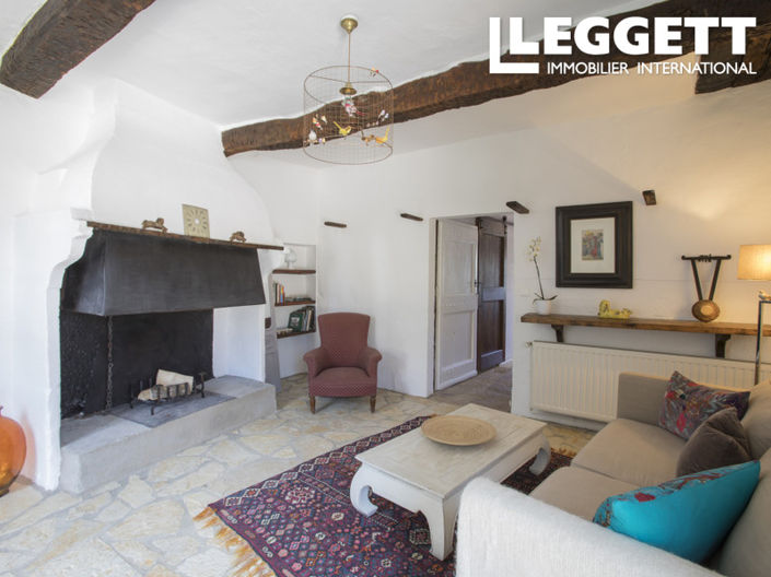 Image No.6-6 Bed Chateaux for sale