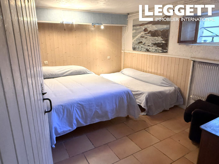 Image No.9-3 Bed House for sale