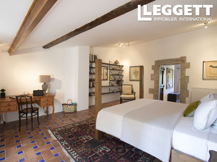 Image No.8-10 Bed Commercial for sale