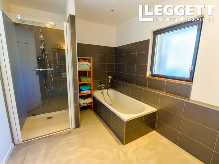 Image No.7-4 Bed House for sale