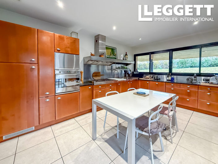 Image No.5-4 Bed House for sale