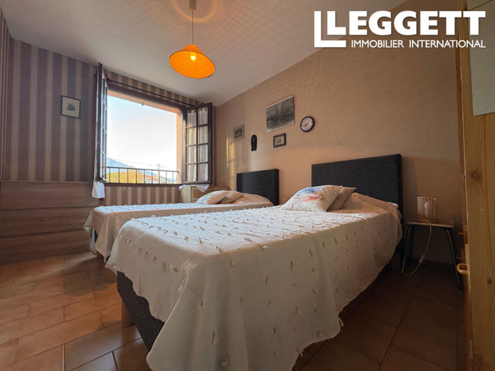 Image No.5-3 Bed House for sale