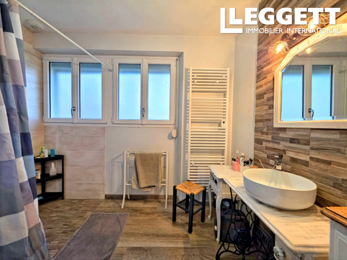 Image No.8-3 Bed House for sale