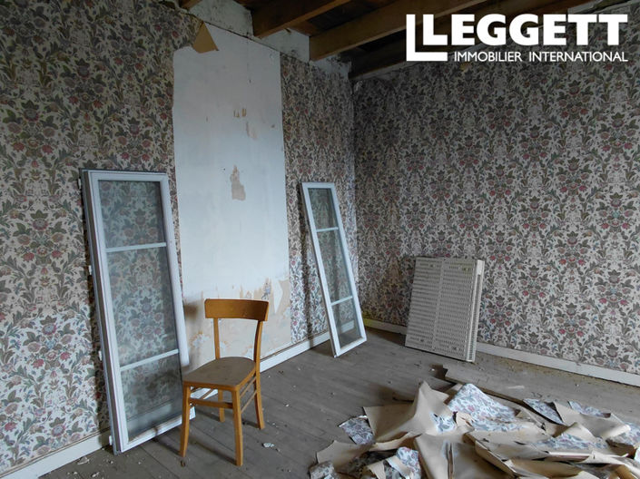 Image No.10-3 Bed House for sale