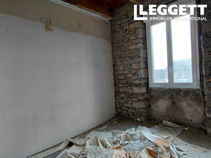 Image No.10-3 Bed House for sale