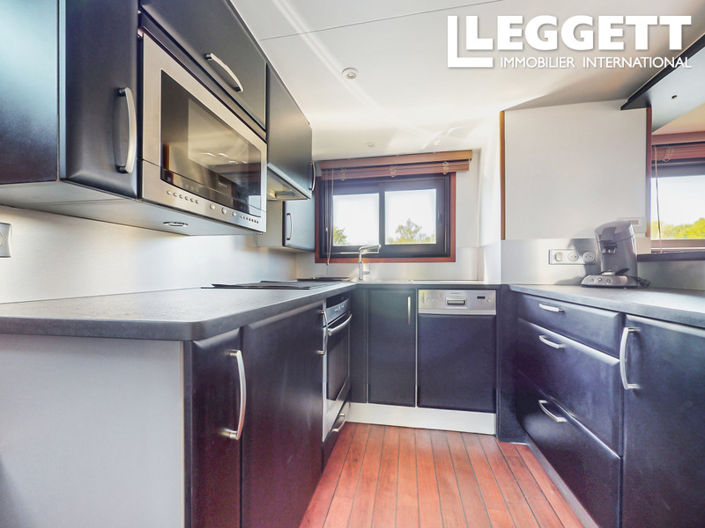 Image No.9-3 Bed House for sale