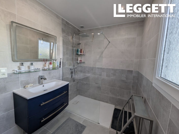 Image No.10-4 Bed House for sale