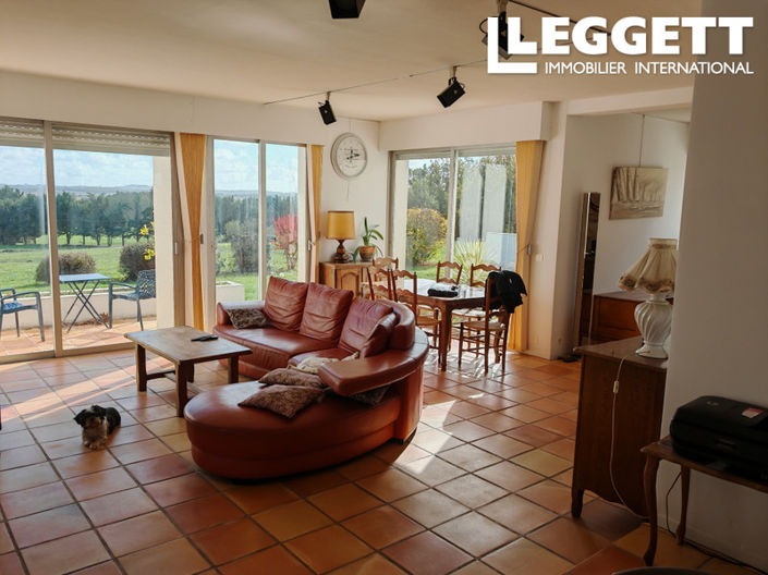 Image No.6-5 Bed House for sale