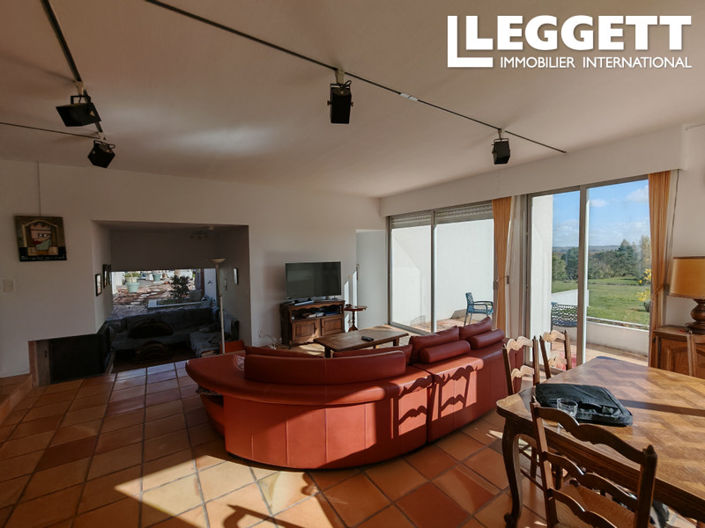 Image No.7-5 Bed House for sale