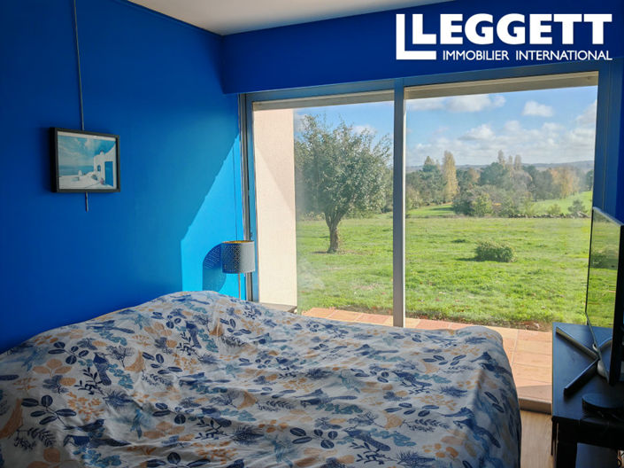 Image No.9-5 Bed House for sale