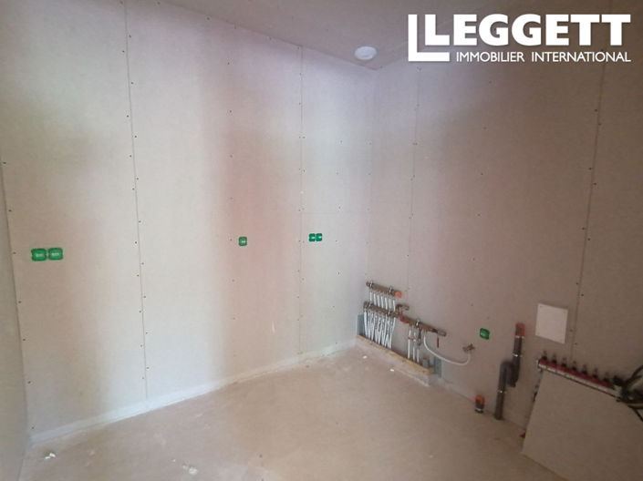 Image No.9-3 Bed House for sale