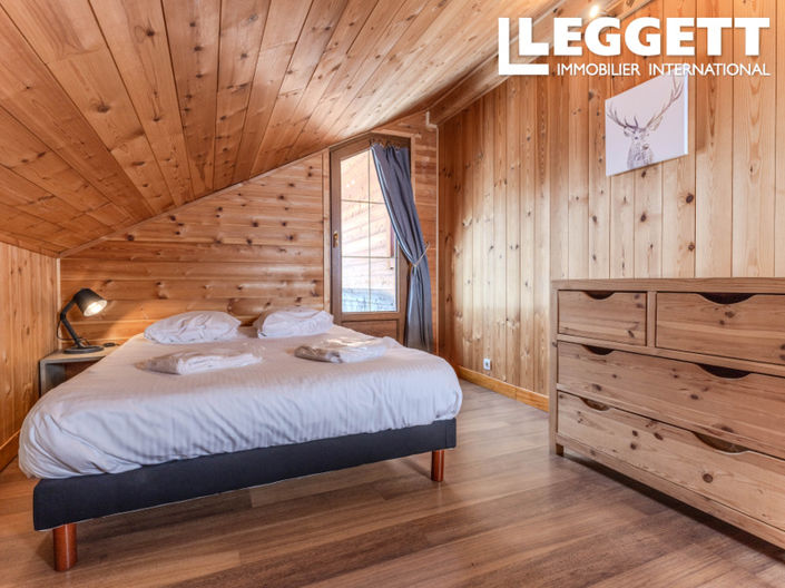 Image No.10-3 Bed Apartment for sale