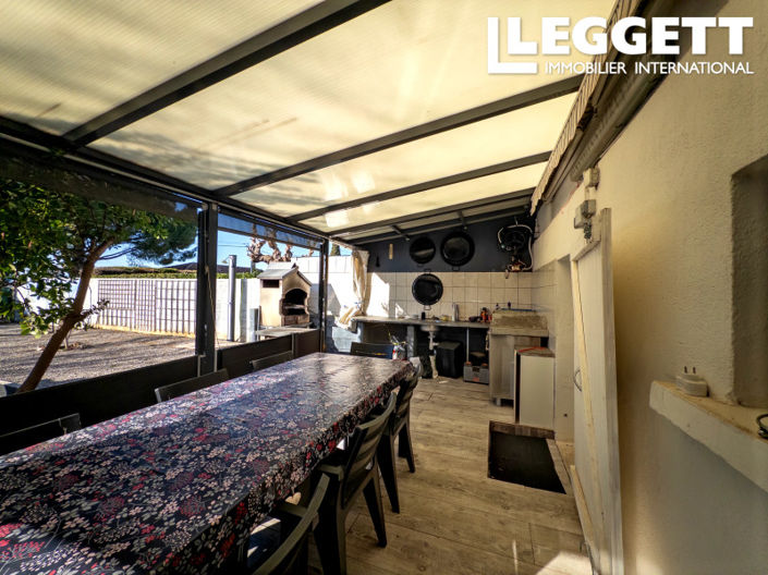 Image No.8-2 Bed House for sale