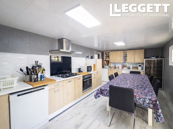 Image No.9-2 Bed House for sale