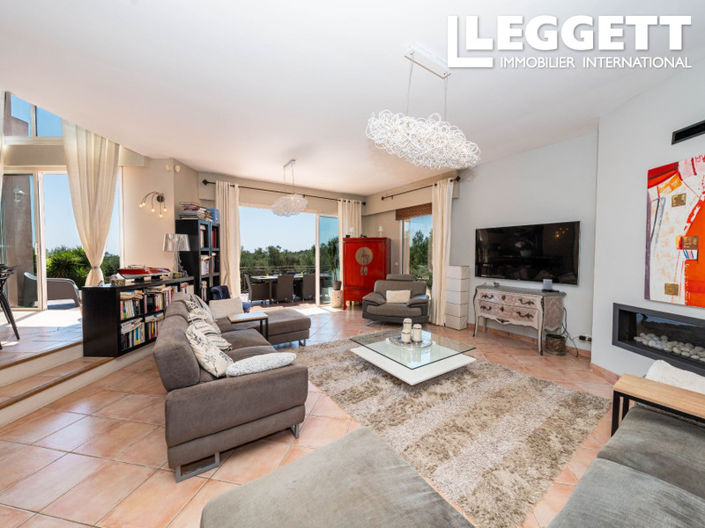 Image No.3-5 Bed House for sale