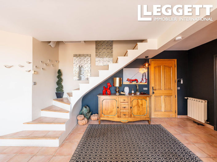 Image No.9-5 Bed House for sale