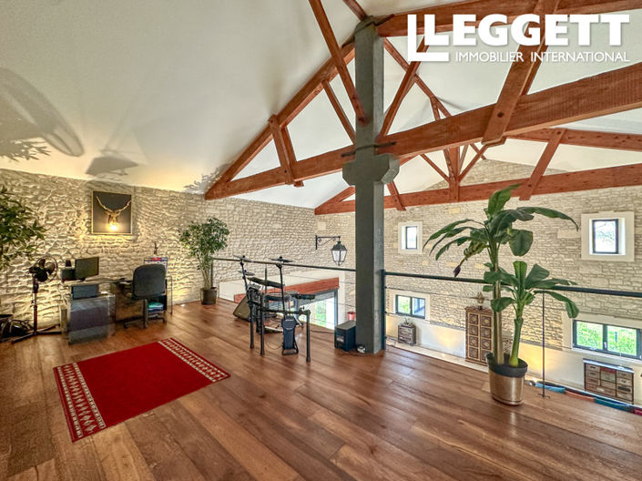 Image No.5-2 Bed House for sale