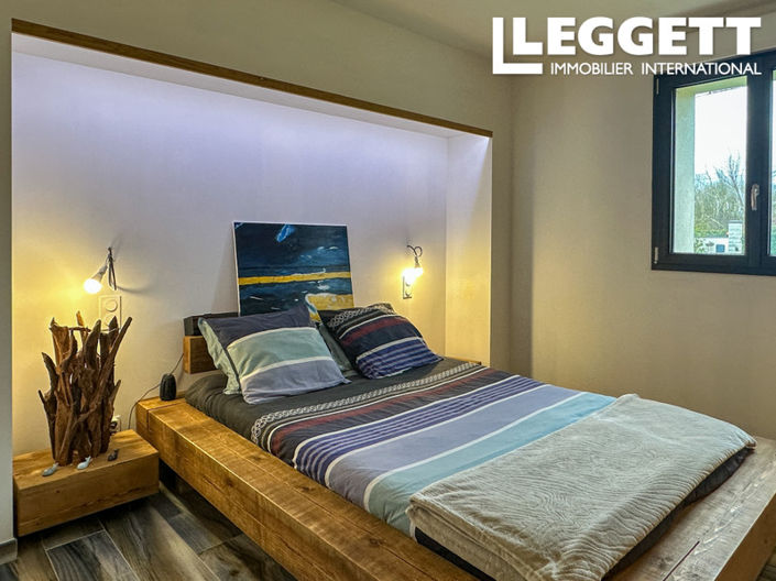 Image No.8-2 Bed House for sale