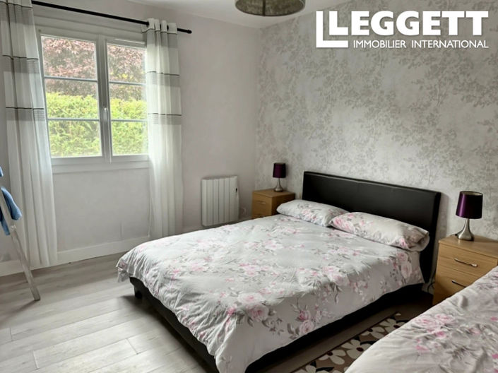 Image No.7-4 Bed House for sale