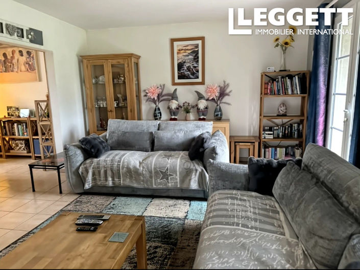 Image No.8-4 Bed House for sale