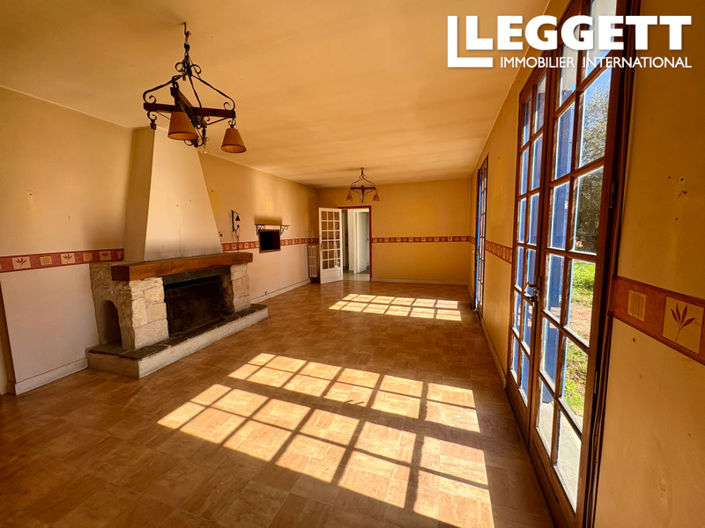 Image No.8-4 Bed House for sale