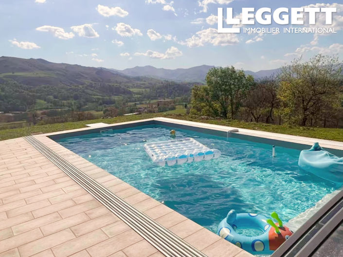 Image No.2-4 Bed House for sale