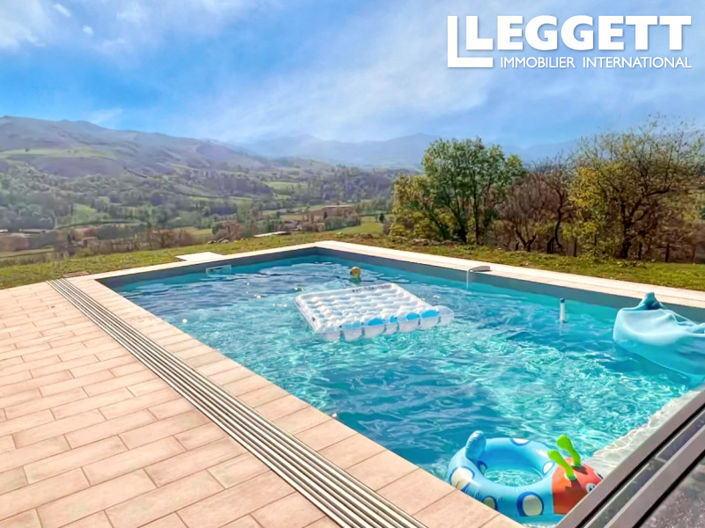 Image No.2-4 Bed House for sale