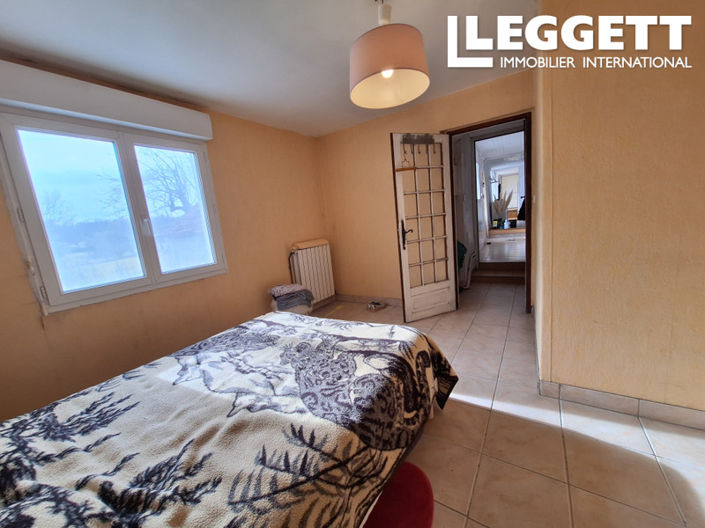 Image No.6-4 Bed House for sale