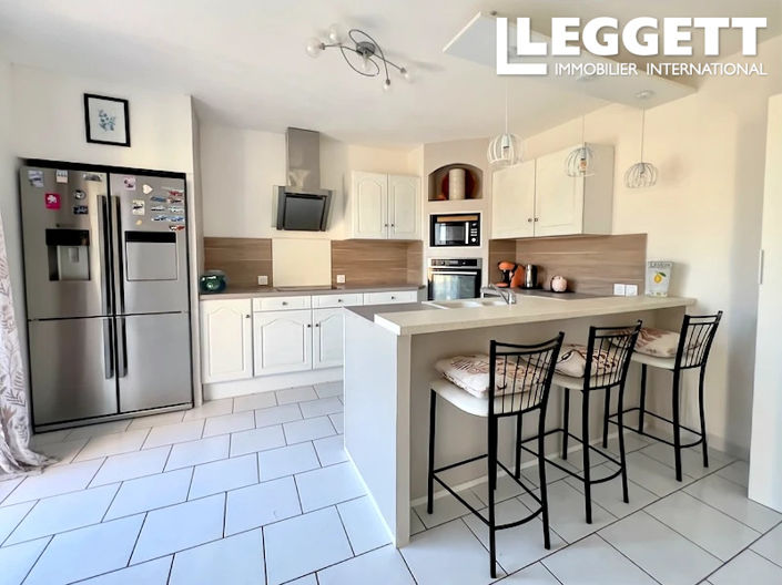 Image No.3-4 Bed House for sale