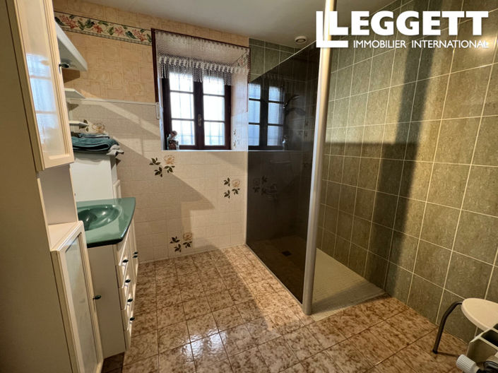 Image No.10-3 Bed House for sale