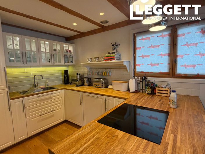 Image No.6-5 Bed House for sale