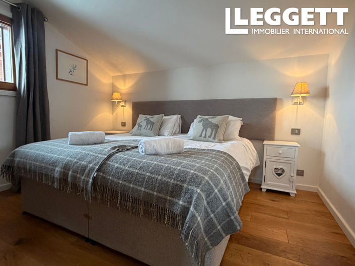 Image No.6-5 Bed House for sale